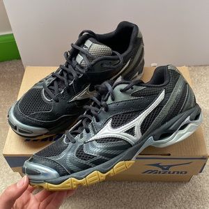 Mizuno Tennis shoes